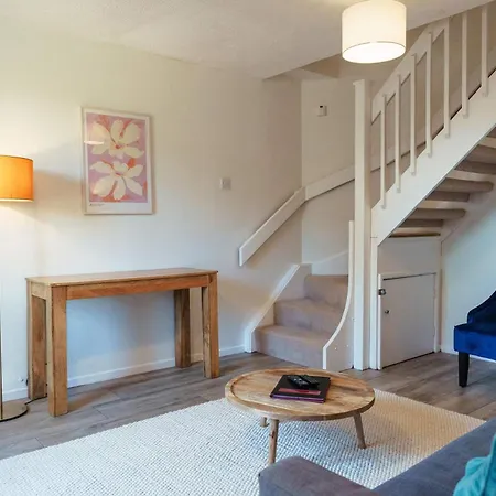 Burden Close Two Bedroom House With Garden Ferienhaus *