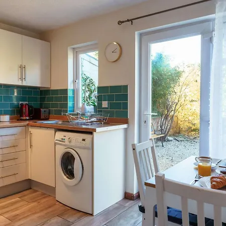 Burden Close Two Bedroom House With Garden Bristol